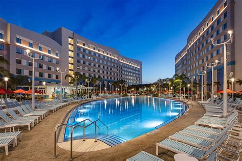 UNIVERSAL'S ENDLESS SUMMER RESORT - SURFSIDE INN AND SUITES (AU$129 ...