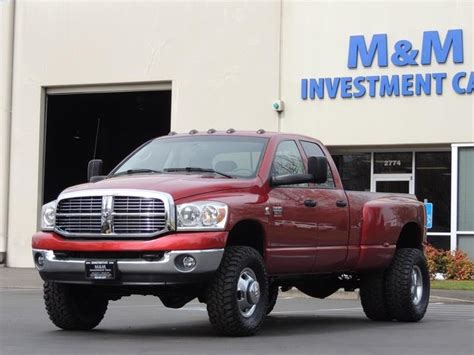 2007 Dodge Ram 3500 SLT / 4X4 / 5.9L DIESEL / DUALLY / 6-SPEED MANUAL