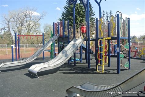 Riley Park Playground - calgaryplaygroundreview.com