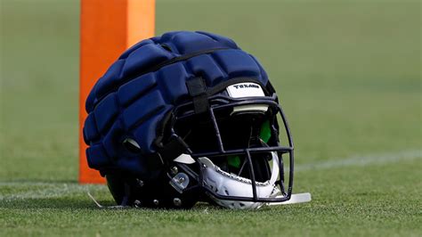 NFL to give players option to wear Guardian Caps during regular-season games