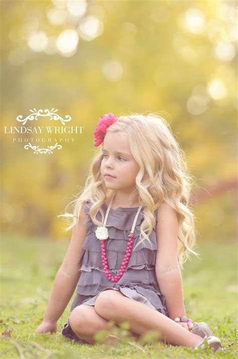 Child Photography | Photo Session Idea | Pose Ideas | Prop | Props | Girl | Portrait | Children ...