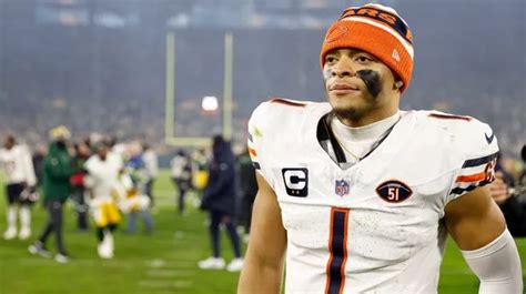 Justin Fields says goodbye to Bears fans with quarterback fully aware ...