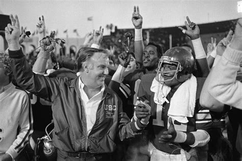 USC Heisman Trophy winner Charles White dies at age 64 - Los Angeles Times