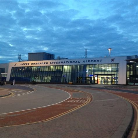 Leeds Bradford International Airport (LBA) - White House Ln - Leeds