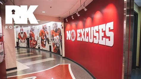 Alabama Football: Alabama Football Team Locker Room