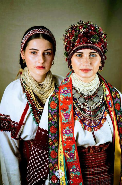 Ukrainian folk costume | Folk fashion, Ukrainian clothing, Folk clothing