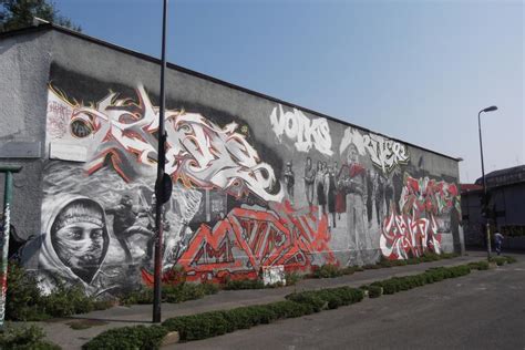 Political graffiti in Milan photo gallery, 2012