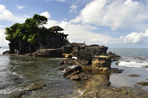 Pura Tanah Lot Temple, Bali | Indonesia Travel Guide