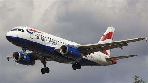 British Airways: Flights leaving US grounded over technical issue - BBC News