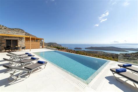 Plaka Beach Villas & Cottages | Sunbed & Umbrella Hire