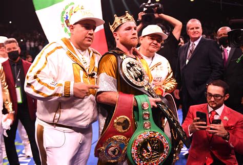 Canelo Alvarez beats Caleb Plant to become first four-belt champ