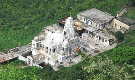 Shikhar Ji Temple Jharkhand Pilgrimage In India, Monument In India, Jain Temple, Honeymoon Spots ...