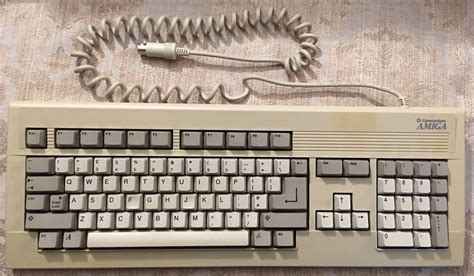 Commodore Amiga A3000 3000 Computer System Keyboard also for 4000T ...