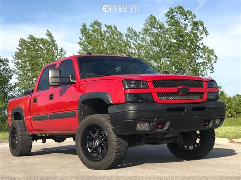 2005 Chevrolet Silverado 1500 Hostile H113 Rough Country Suspension Lift 4" | Custom Offsets