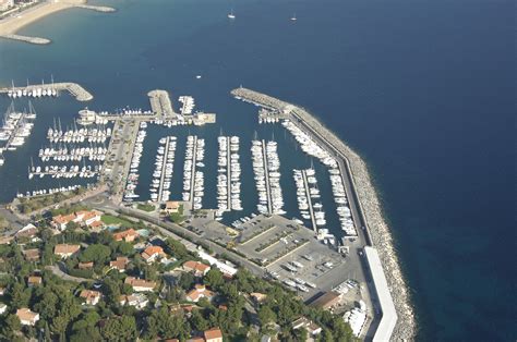 Cavalaire Sur Mer Marina in Cavalaire Sur Mer, France - Marina Reviews - Phone Number - Marinas.com