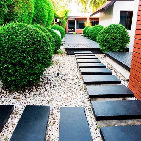 Front Yard Landscaping Ideas With Rocks | Family Handyman