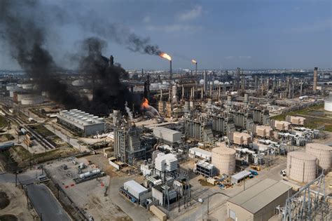 Shell Refinery Unit Had History of Malfunctions Before Fire - Inside Climate News