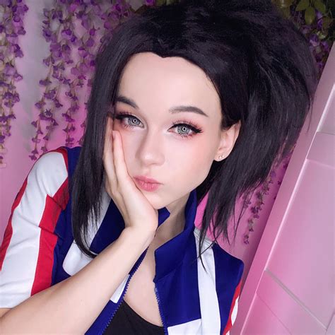 Cosplay of Momo Yaoyorozu : r/BokuNoHeroAcademia