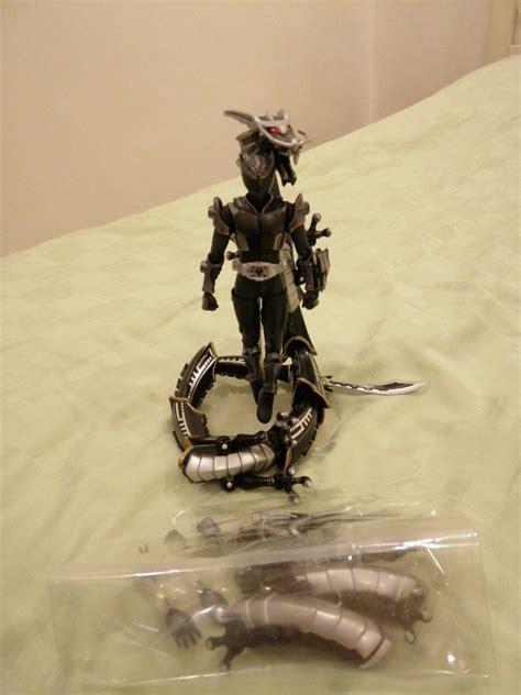 Kamen Rider Ryuga Figma and Drag Blacker Souchaku Henshin Series, Toys ...