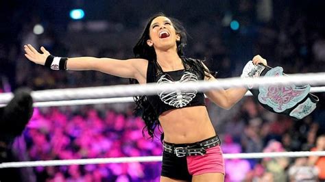 AJ Lee reveals that she could return to the ring; reason why she hasn't yet