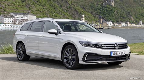 2020 Volkswagen Passat GTE Variant (Plug-In Hybrid, EU-Spec) - Front ...