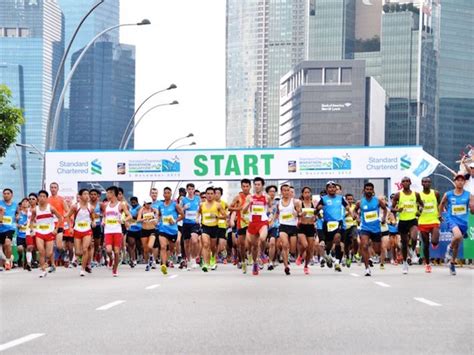 Standard Chartered Marathon Singapore 2015 | Honeycombers Singapore