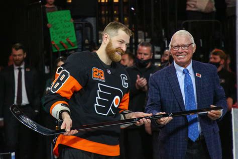 Photo Gallery: Claude Giroux 1000 NHL Games Ceremony (03/17/2022) – Inside Hockey