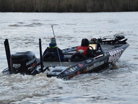 2015 Bassmaster Elite Series - Championship Sunday | BassFIRST