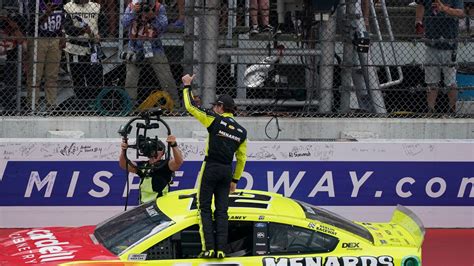 Ryan Blaney wins, Michigan shines in Sunday’s Nascar event