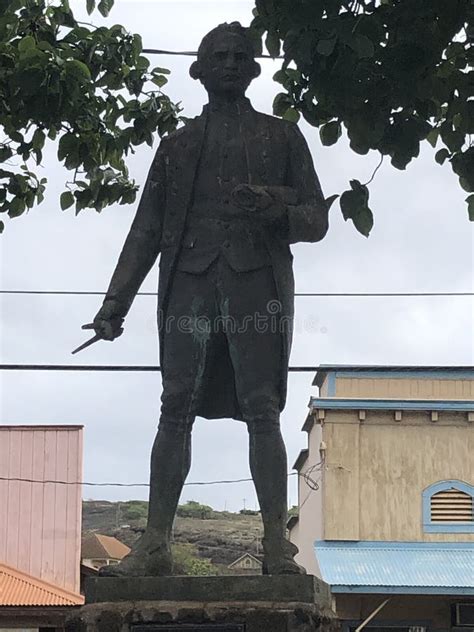 Captain James Cook Statue at the Cook Landing Site in Waimea on Kauai ...