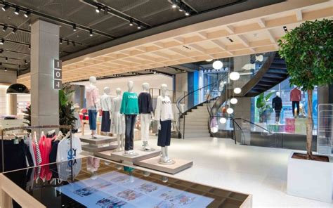 » Benetton flagship store, London – UK