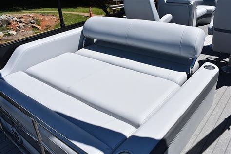 2020 Bentley Pontoons 220 Elite Swingback Dual Captain - T & S Marine