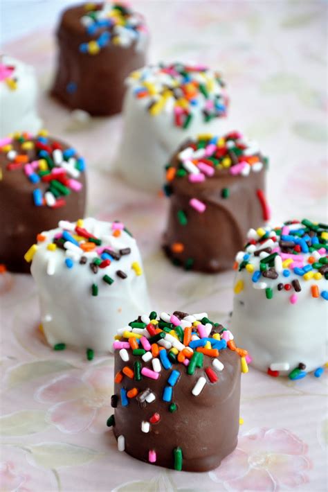 Gluten Free Goodness: Chocolate Covered Marshmallows