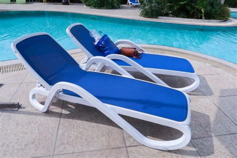 Best Pool Lounge Chairs (Review) in 2021