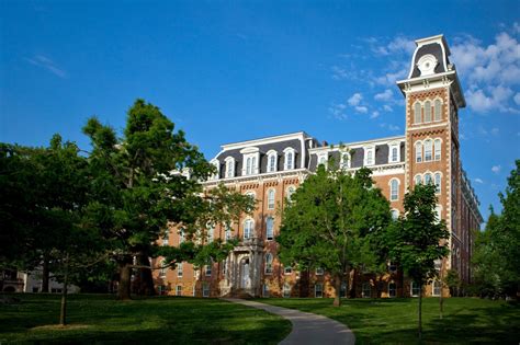 Old Main | University of arkansas, College campus, Univeristy of arkansas