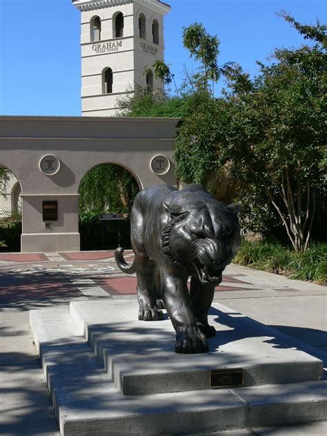 Mike the Tiger statue on LSU campus Lsu Tigers Football, Geaux Tigers ...