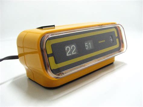 SIEMENS Electronic Alarm Clock / Vintage ORANGE / Made in Germany / Retro Table Clock 70's ...