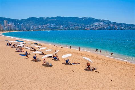 10 Best Beaches in Acapulco - What is the Most Popular Beach in Acapulco? - Go Guides