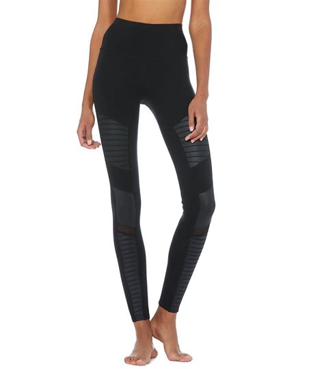 The 8 Best Yoga Pant Brands Shoppers Give 5 Stars | Who What Wear