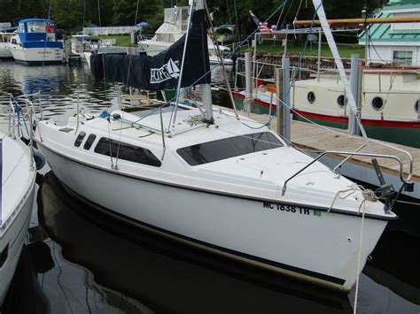 1998 Hunter 240 Sail Boat For Sale - www.yachtworld.com