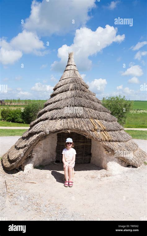 Stone age hut hi-res stock photography and images - Alamy