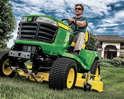 John Deere Signature Series X700 Tractor X730