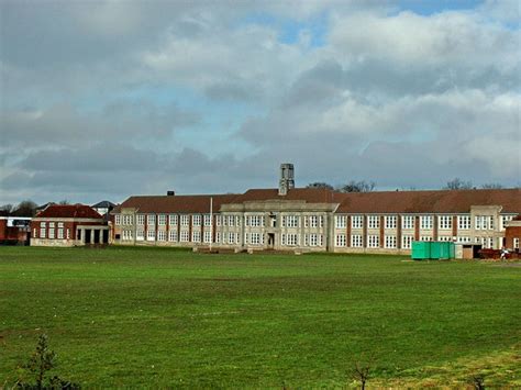 High Storrs School © Roger Butterfield cc-by-sa/2.0 :: Geograph Britain and Ireland