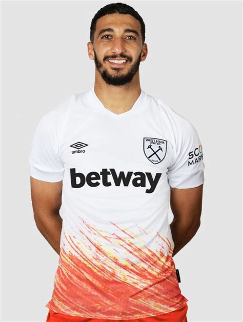 Kit choice- West Ham wear white third kit vs Manchester United (2022/23 ...