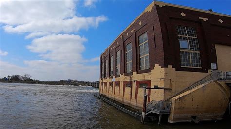 Ottumwa Dam Tailwater Fishing on the Des Moines River - YouTube