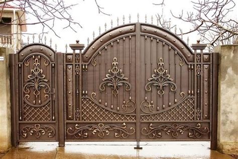 Iron Door Design: Stylish Double-Door Iron Gate Photos 2023