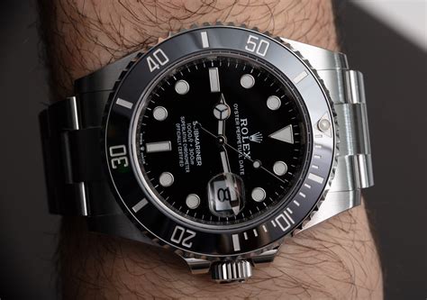 Hands-On: Rolex Submariner 126610LN Watch | aBlogtoWatch