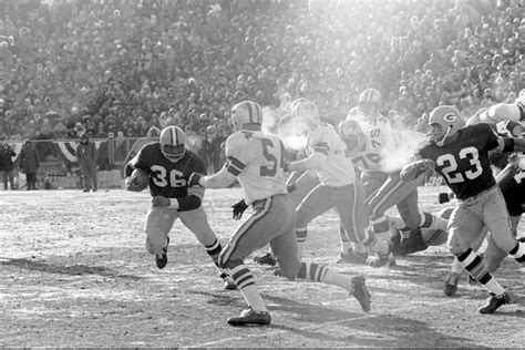 Green Bay Press Gazette Unveils Rare Photos of the Iconic Ice Bowl Game