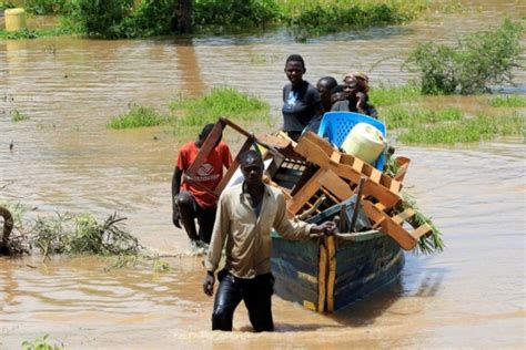 Kenya floods kill 194 people, displace tens of thousands | News | Al ...