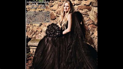 Photos - Bild - Galeria: AVRIL LAVIGNE WEDDING DRESS